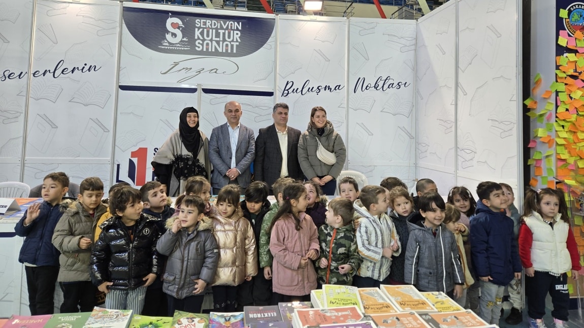 SERDİVAN BELEDİYESİNİN DÜZENLEDİĞİ KİTAP FUARINI ÖĞRETMEN VE ÖĞRENCİLERİMİZLE BİRLİKTE GEZDİK.